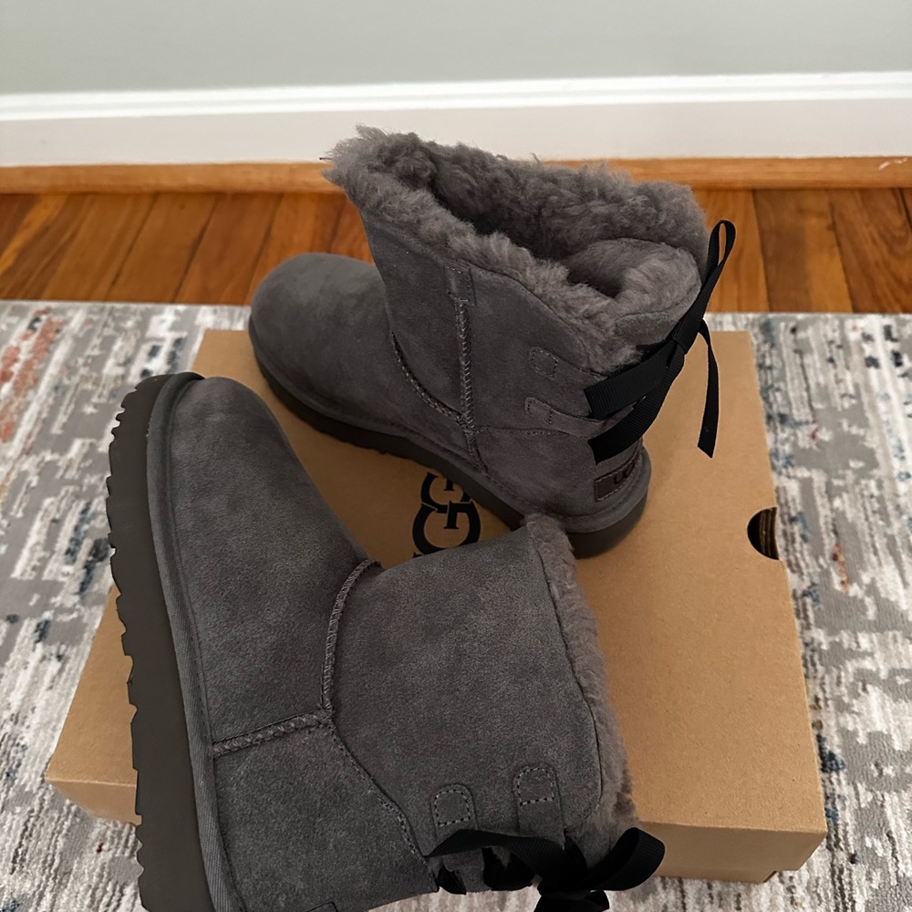 UGG Gray Mini Continuity Bow Women Sz 6 - Picture 7 of 14
